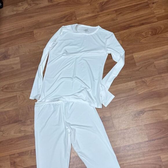 Climate Right by Cuddl Duds Womens White 2 Piece Base Layer Pajamas Set Medium - Picture 14 of 15